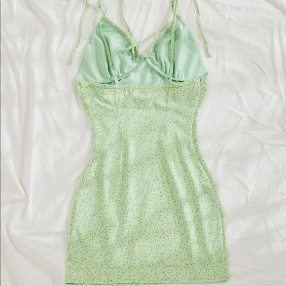 Green floral mini dress - Picture 2 of 2
